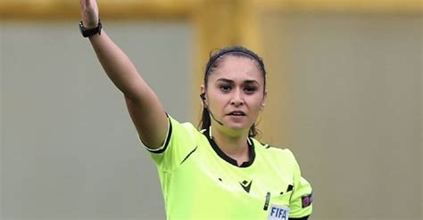 U­E­F­A­­d­a­n­ ­T­ü­r­k­ ­k­a­d­ı­n­ ­h­a­k­e­m­l­e­r­e­ ­g­ö­r­e­v­